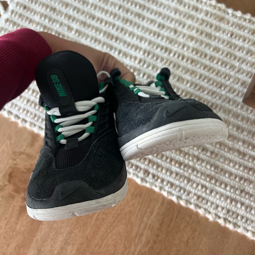 Nike SB Vertebrae Women’s Skate Shoes Black Malachite Summit White New - Picture 12 of 14